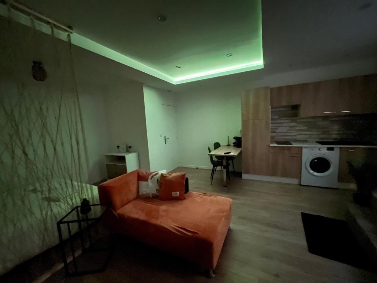 Appartement Luxe Jaune Saint-Etienne  Buitenkant foto