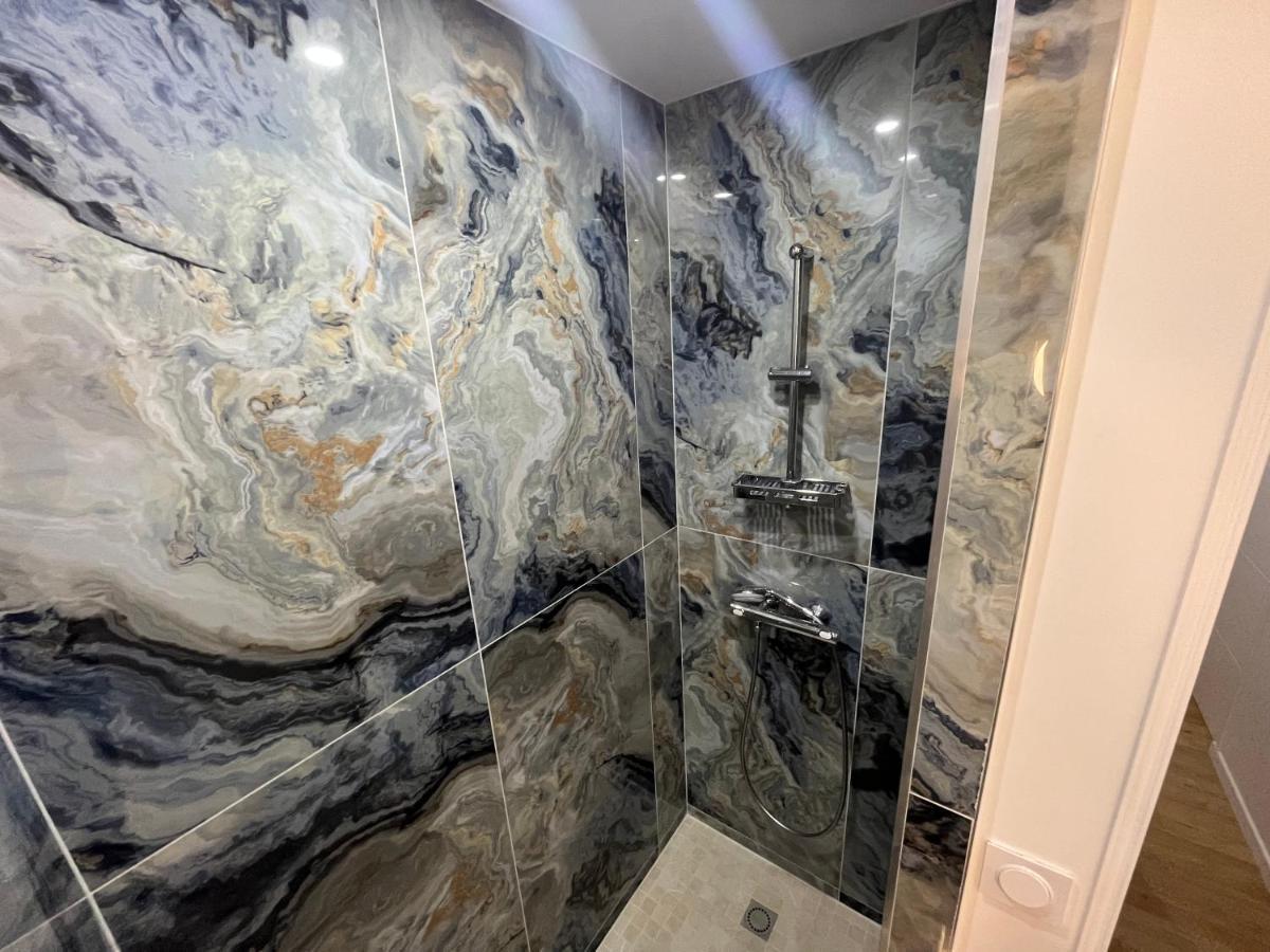 Appartement Luxe Jaune Saint-Etienne  Buitenkant foto